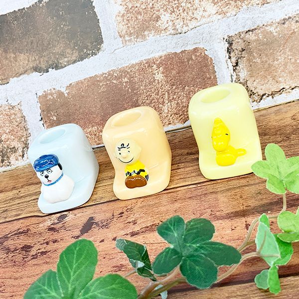 SNOOPY Toothbrush stand with figure - Yellow