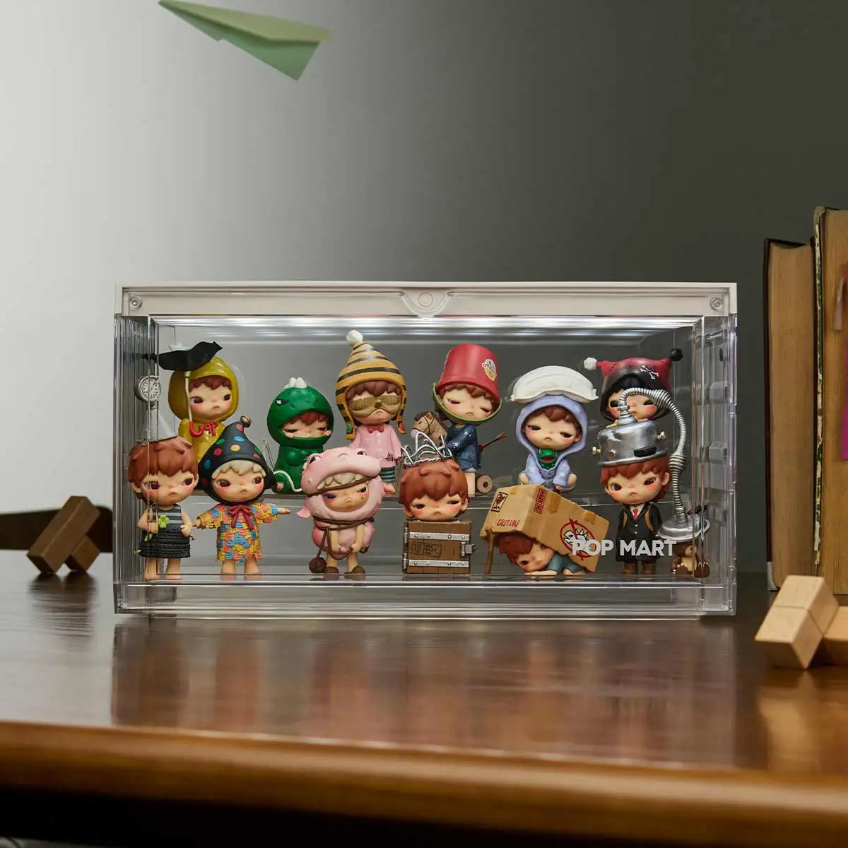 POPMART 100% Assemblable Lighted Display Container