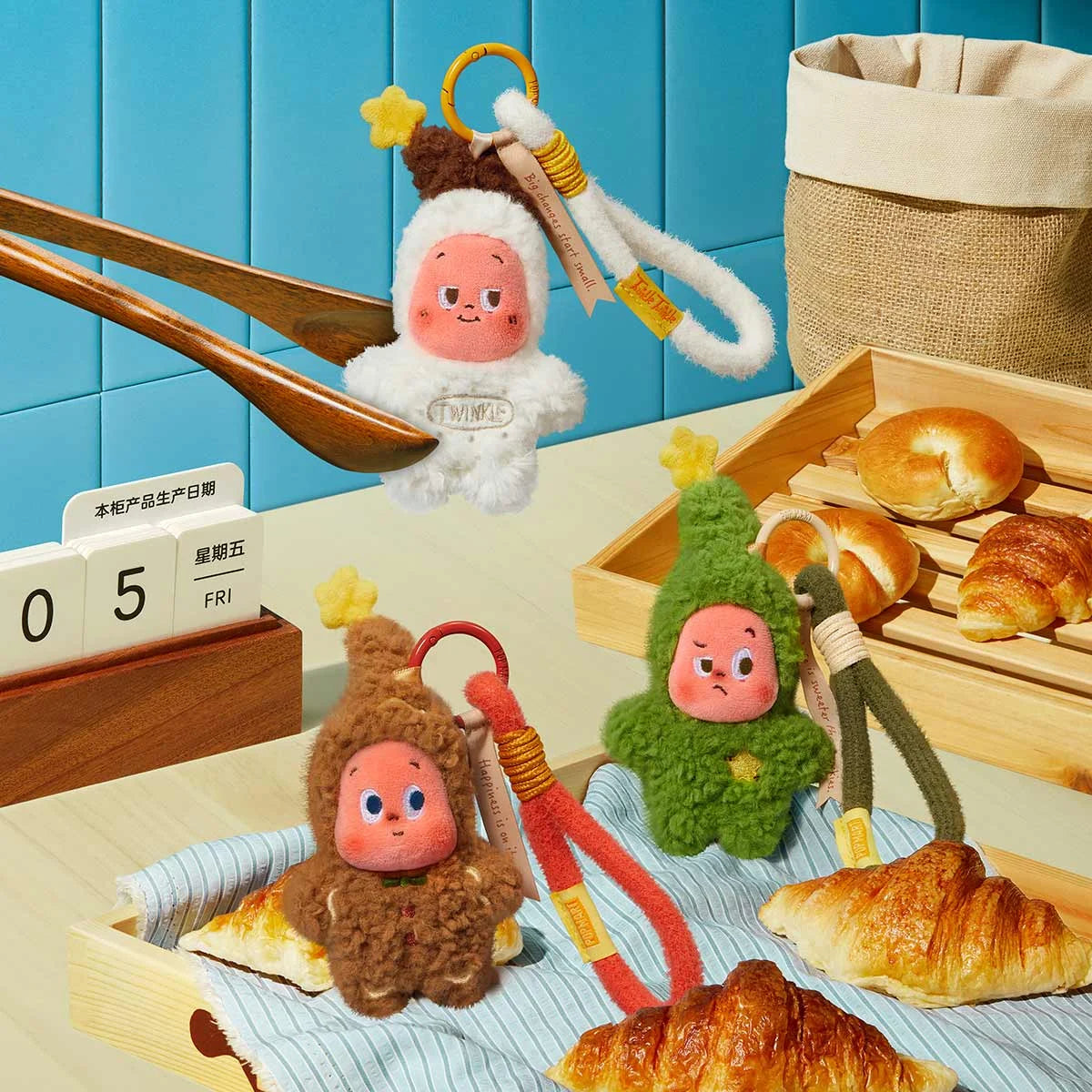 POPMART Twinkle Twinkle Savor the Moment Series-Fresh-Baked Mini Cookies Plush Pendant Blind Box