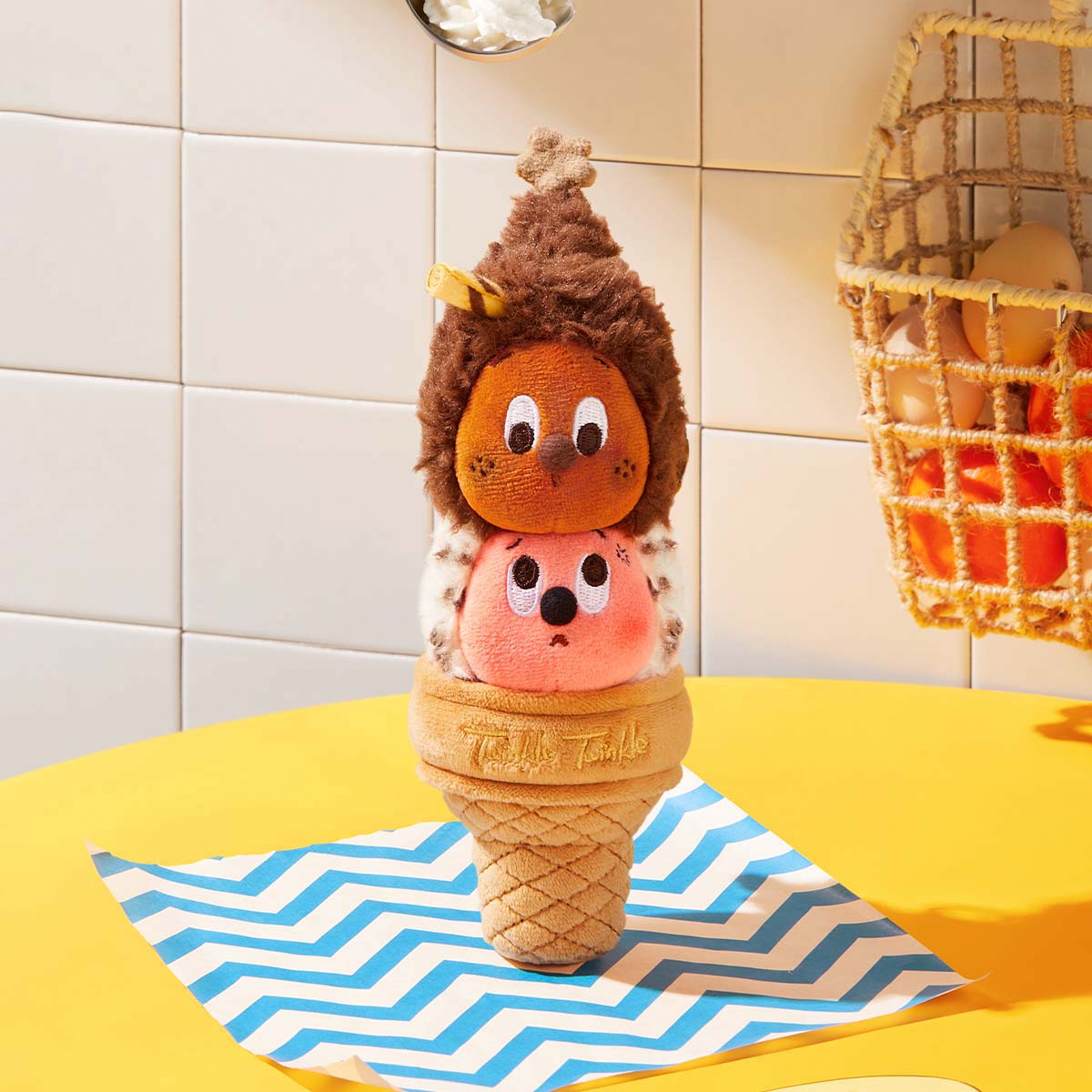 POP MART MOON GELATO Series- Double Scoop
Gelato Pendant
